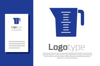 Beyaz arka planda izole edilmiş kuru ve sıvı yiyecek ikonunu ölçmek için mavi ölçü kabı. Plastik şişenin sapı var. Logo tasarım şablonu elemanı. Vektör.