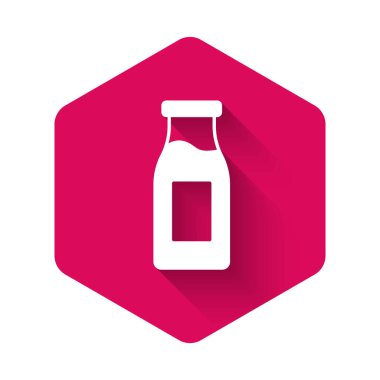 Süt ikonlu, uzun gölgeli beyaz cam şişe. Pembe altıgen düğmesi. Vektör