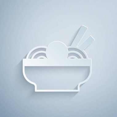 Kâğıt, Asya eriştesini kasede keser ve yemek çubuğu simgesi gri arka planda izole edilir. Sokak yemeği. Kore, Japon, Çin yemekleri. Kağıt sanatı tarzı. Vektör