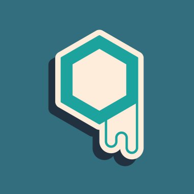 Yeşil bal peteği simgesi yeşil arkaplanda izole edildi. Bal hücrelerinin sembolü. Tatlı doğal yemek. Uzun gölge tarzı. Vektör