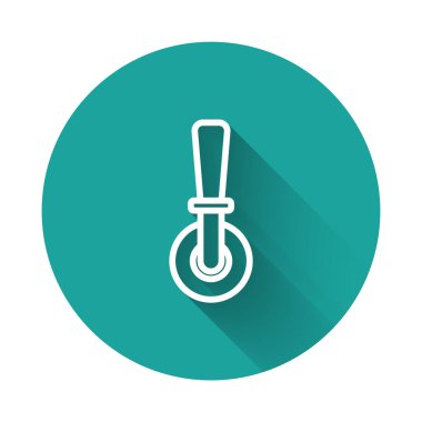 Beyaz çizgi pizza bıçağı ikonu uzun gölge arkaplan izole. Pizza kesme tabelası. Çelik mutfak gereçleri. Yeşil daire düğmesi. Vektör