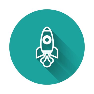 Beyaz çizgi roket ikonu uzun gölge arkaplan izole. Uzay yolculuğu. Yeşil daire düğmesi. Vektör