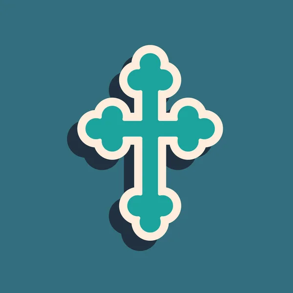 緑の背景に隔離された緑色のキリスト教徒の十字アイコン 教会の十字架 長い影のスタイル ベクトル — ストックベクタ