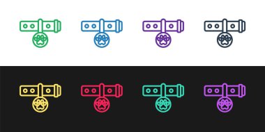 Siyah ve beyaz arkaplanda isim etiketi simgesi izole edilmiş satır Collar 'ı ayarla. Evcil hayvan malzemeleri. Köpek ya da kedi pençesi izi. Kedi köpek bakımı. Evcil hayvan zincirleri. Vektör