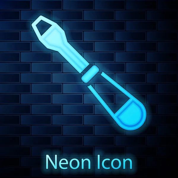 Glödande neon Skruvmejsel ikon isolerad på tegel vägg bakgrund. Tjänsteverktygets symbol. Vektor — Stock vektor
