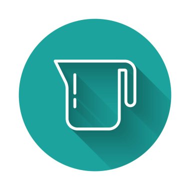 Beyaz çizgi kahve demliği ikonu uzun gölgeli. Yeşil daire düğmesi. Vektör.