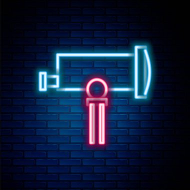 Parlayan neon hattı Teleskop simgesi tuğla duvar arka planında izole edildi. Bilimsel bir alet. Eğitim ve astronomi elementi, dürbün ve çalışma yıldızları. Renkli taslak konsepti. Vektör