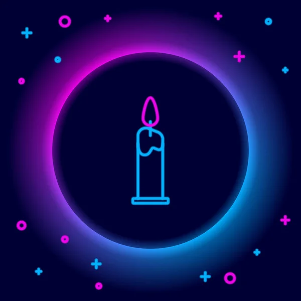 发光的霓虹灯线燃烧蜡烛在烛台图标孤立在黑色背景 圆柱形蜡烛与燃烧的火焰粘在一起 五彩缤纷的概念 — 图库矢量图片