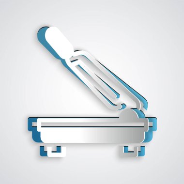 Kağıt kesiği simgesi gri arkaplanda izole edildi. Kağıt sanatı tarzı. Vektör.