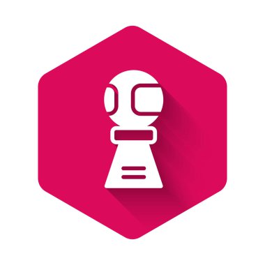 Beyzbol topu ikonlu, uzun gölgeli beyaz ödül kupası. Galibiyet ödülü sembolü. Şampiyonluk ya da yarışma kupası. Spor başarısı. Pembe altıgen düğmesi. Vektör