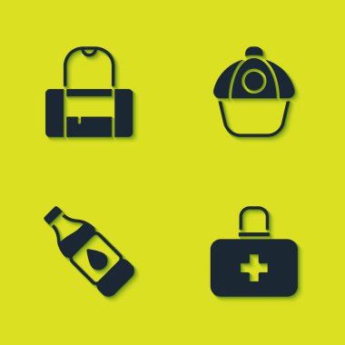 Spor çantası, ilk yardım çantası, bir şişe su ve beysbol şapkası ikonu. Vektör