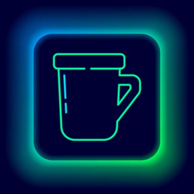Parlayan neon hattı kahve fincanı simgesi siyah arka planda izole edilmiş. Çay fincanı. Sıcak içecek kahvesi. Renkli taslak konsepti. Vektör