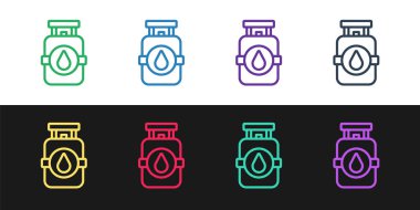 Propan benzin deposu simgesini siyah beyaz arkaplanda izole et. Yanabilir benzin deposu ikonu. Vektör