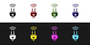 Akıllı elektrik dolgu sistemi simgesini siyah ve beyaz arkaplanda izole et. İnternet kavramının kablosuz bağlantısı. Vektör.