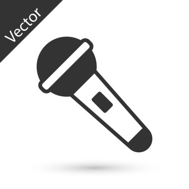 Beyaz arka planda gri mikrofon simgesi izole edildi. Radyodaki mikrofondan. Sözcü işareti. Vektör.