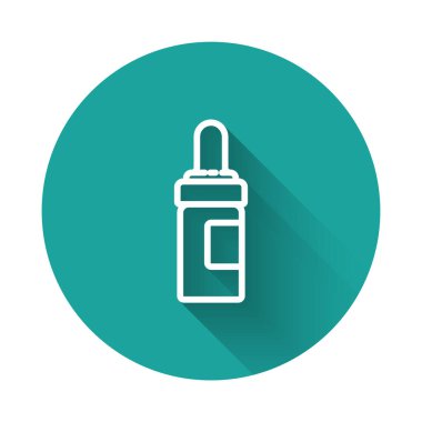 Beyaz çizgili sakal ve bıyıklı yağ şişesi ikonu uzun gölgeli. Pipetli cam şişe. Yeşil daire düğmesi. Vektör İllüstrasyonu.