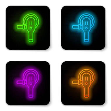 Parlayan neon çizgisi açılı öğütücü simgesi beyaz arkaplanda izole edildi. Siyah kare düğme. Vektör