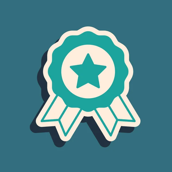 Ikona Zelené Medaile Izolované Zeleném Pozadí Symbol Vítěze Dlouhý Stínový — Stockový vektor