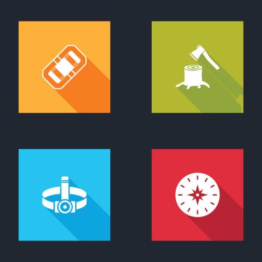 Rafting teknesi, tahta balta kütüğü, el feneri ve pusula ikonu hazırlayın. Vektör.