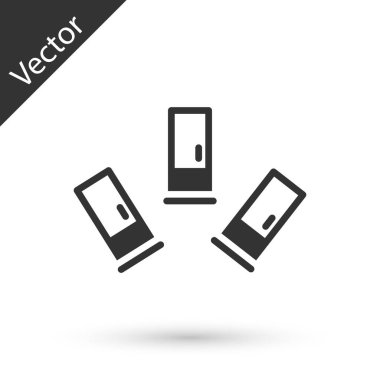 Gri kartuşlar simgesi beyaz arkaplanda izole edildi. Av tüfeği av tüfeği fişeği. Tüfek mermisi ikonu. Vektör.