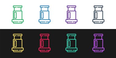 Siyah beyaz arkaplanda izole edilmiş çizgi Aeropress kahve metodu ikonu. Kahve demlemek için bir cihaz. Vektör.