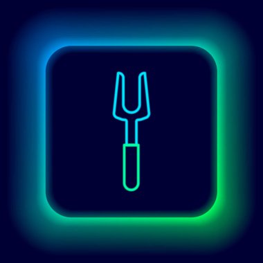 Parlayan neon hattı barbekü çatalı simgesi siyah arkaplanda izole edildi. Mangal çatalı tabelası. Barbekü ve ızgara aleti. Renkli taslak konsepti. Vektör