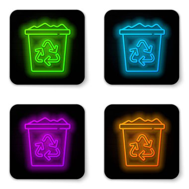 Beyaz arkaplanda izole edilmiş geri dönüşüm sembolü simgesiyle parlayan neon hattı geri dönüşüm kutusu. Çöp kutusu simgesi. Çöp kutusu tabelası. Geri dönüşüm sepeti işareti. Siyah kare düğme. Vektör.
