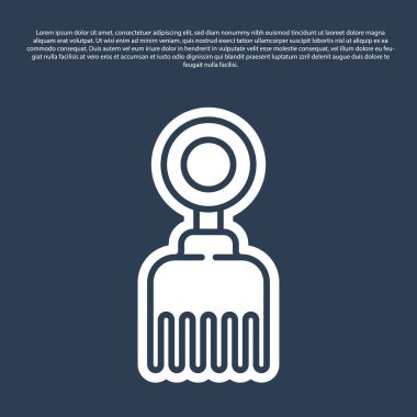 Mavi çizgi saç fırçası ikonu mavi arkaplanda izole edildi. Taraklı saç işareti. Berber sembolü. Vektör İllüstrasyonu.