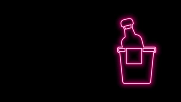 Gloeiende neon lijn Fles champagne in een ijsemmer pictogram geïsoleerd op zwarte achtergrond. 4K Video motion grafische animatie — Stockvideo