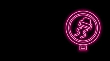 Parlak neon hattı Slippery trafik uyarısı simgesi siyah arkaplanda izole edildi. Trafik kuralları ve güvenli sürüş. 4K Video hareketli grafik canlandırması