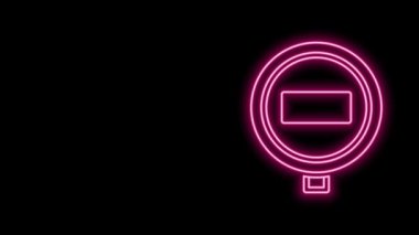 Parlayan neon hattı dur işareti simgesi siyah arkaplanda izole edildi. Trafik yönetmeliklerine göre dur işareti. 4K Video hareketli grafik canlandırması