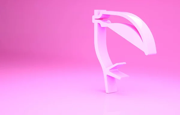 Pinkfarbenes Sensensymbol isoliert auf rosa Hintergrund. Frohe Halloween-Party. Minimalismus-Konzept. 3D Illustration 3D Renderer — Stockfoto