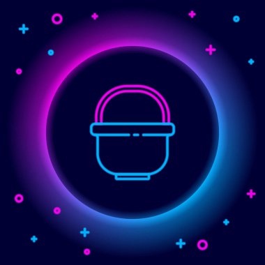 Parlayan neon hattı kamp ikonu siyah arka planda izole edildi. Haşlama ya da güveç besin sembolü. Renkli taslak konsepti. Vektör