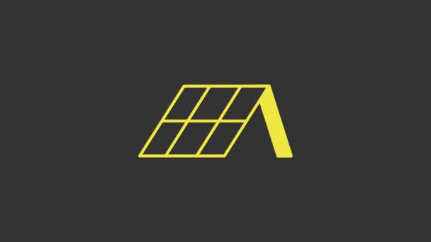 Icono del panel de energía solar amarillo aislado sobre fondo gris. Animación gráfica de vídeo 4K — Vídeo de stock