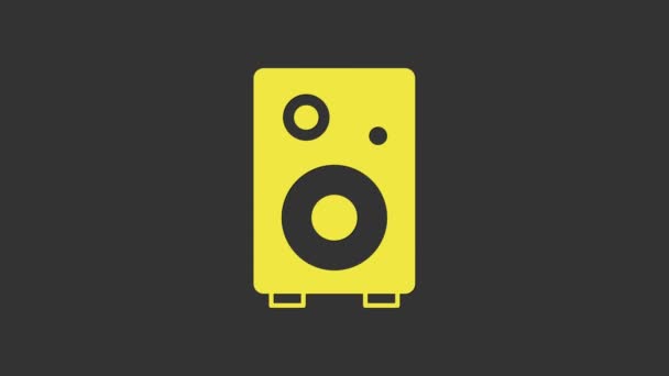 Icono de altavoz estéreo amarillo aislado sobre fondo gris. Altavoces del sistema de sonido. Icono musical. Equipo de altavoz de columna musical bajo. Animación gráfica de vídeo 4K — Vídeos de Stock