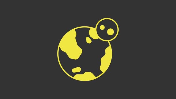 Κίτρινη γήινη σφαίρα, απομονωμένη σε γκρι φόντο. Παγκόσμιο ή Γήινο ζώδιο. Παγκόσμιο σύμβολο του διαδικτύου. Γεωμετρικά σχήματα. 4K Γραφική κίνηση κίνησης βίντεο — Αρχείο Βίντεο