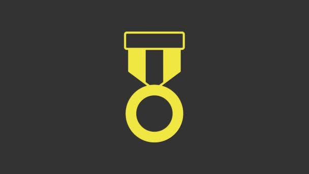 Ícone de medalha de recompensa militar amarelo isolado em fundo cinza. Assinatura do exército. Animação gráfica em movimento de vídeo 4K — Vídeo de Stock