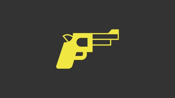Желтый пистолет или пистолет значок изолирован на сером фоне. Полиция или военный пистолет. Небольшое оружие. Видеографическая анимация 4K — стоковое видео