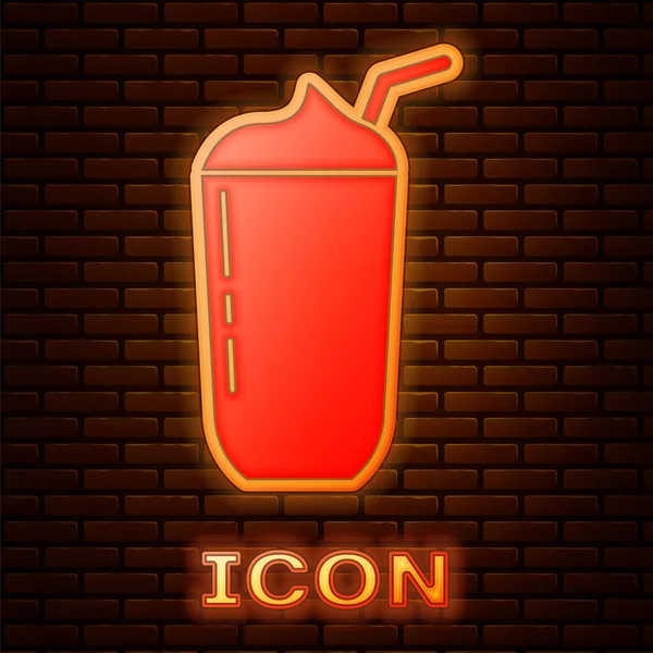 Lumineux néon icône milkshake isolé sur fond de mur de briques. Coupe en plastique avec couvercle et paille. Vecteur — Image vectorielle