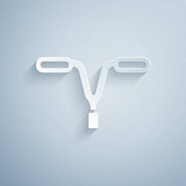 Kağıt kesiği bisiklet gidon simgesi gri arkaplanda izole edildi. Kağıt sanatı tarzı. Vektör