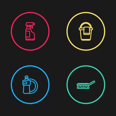 Bulaşık deterjanı şişesi ve tabağı, temizlik için fırçayı, bez ve sprey deterjan ikonlu kovayı ayarla. Vektör