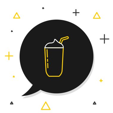 Beyaz arkaplanda çizgi milkshake simgesi izole edildi. Kapaklı ve samanlı plastik bardak. Renkli taslak konsepti. Vektör