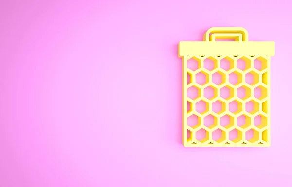 Icono de panal amarillo aislado sobre fondo rosa. Celdas de miel símbolo. Dulce comida natural. Concepto minimalista. 3D ilustración 3D render — Foto de Stock