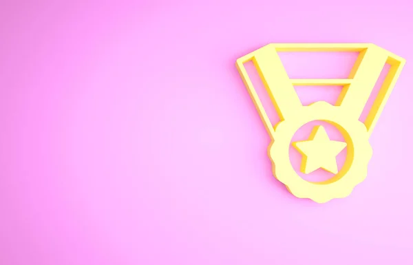 Ikon Medali Kuning diisolasi dengan latar belakang merah muda. Simbol pemenang. Konsep minimalisme. Tampilan 3D ilustrasi 3d — Stok Foto