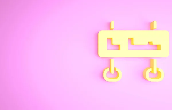 Κίτρινη πινακίδα κυκλοφορίας. Το εικονίδιο του σηματοδότη απομονώθηκε σε ροζ φόντο. Σύμβολο δείκτη. Απομονωμένη πινακίδα πληροφοριών δρόμου. Σημάδι κατεύθυνσης. Μινιμαλιστική έννοια. 3d απεικόνιση 3D καθιστούν — Φωτογραφία Αρχείου