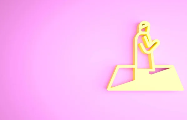 Homem muçulmano amarelo reza no ícone do tapete isolado no fundo rosa. Conceito de minimalismo. 3D ilustração 3D render — Fotografia de Stock