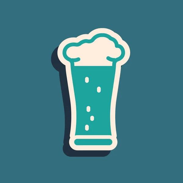 Green Glass of beer icon isolated on green background. Long shadow style. Vector — Stock Vector
