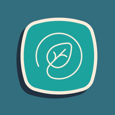 Yeşil arkaplanda yaprak simgesi olan yeşil konum. Çevre enerjisi kavramı. Alternatif enerji kavramı. Uzun gölge tarzı. Vektör