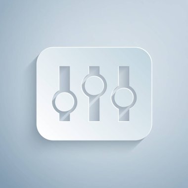 Kağıt kesiği Ses Karıştırıcı simgesi gri arkaplanda izole edildi. DJ ekipman kaydırma düğmeleri. Konsol karıştırılıyor. Kağıt sanatı tarzı. Vektör