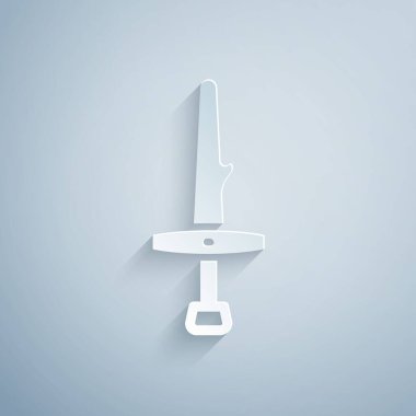 Kağıt kesiği hançer simgesi gri arkaplanda izole edilmiş. Bıçak ikonu. Keskin bıçaklı kılıç. Kağıt sanatı tarzı. Vektör